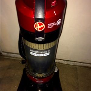 Hoover per vacuum self wind up cord